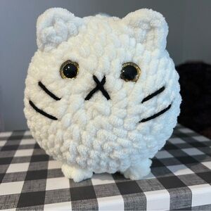 Crochet Plush White Loaf Cat, Armigurumi